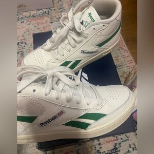 reebok club c form hi tennis shoes, big kids size 4.5. new w tags